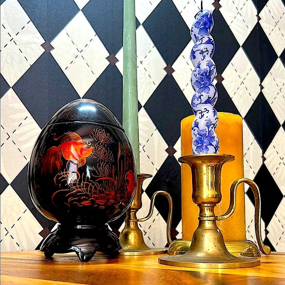 Vintage Asian Black Lacquerware Egg-Shaped Box + Lid|Glossy, Sculptural, Elegant - Picture 7 of 14